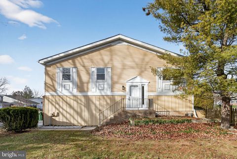 102 CHESAPEAKE DRIVE NEWTOWN PA 18940