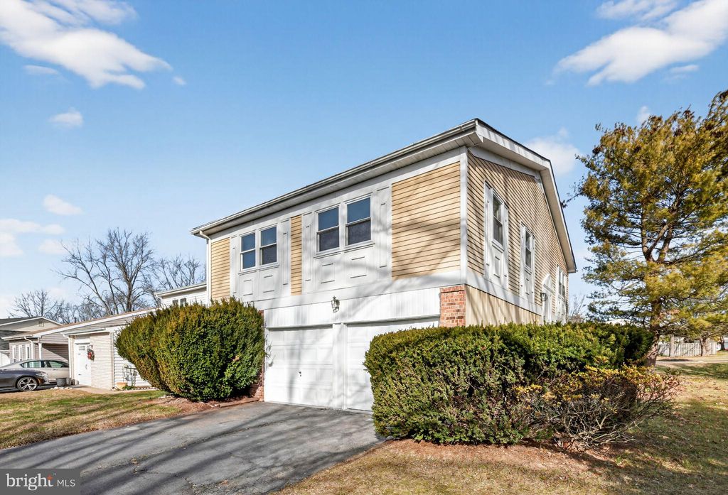 Photo of 102 Chesapeake Drive, NEWTOWN, PA 18940 (MLS # PABU2111068)