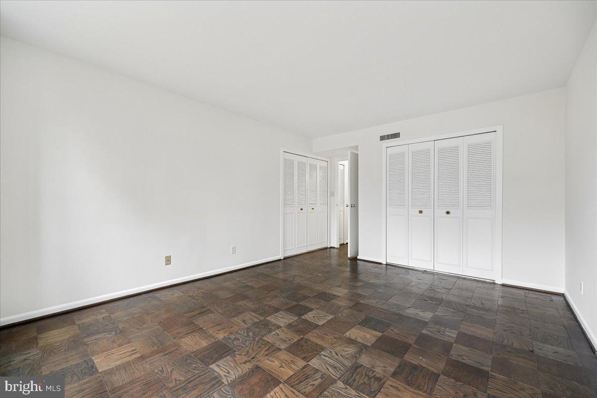 WHITEHALL - Residential