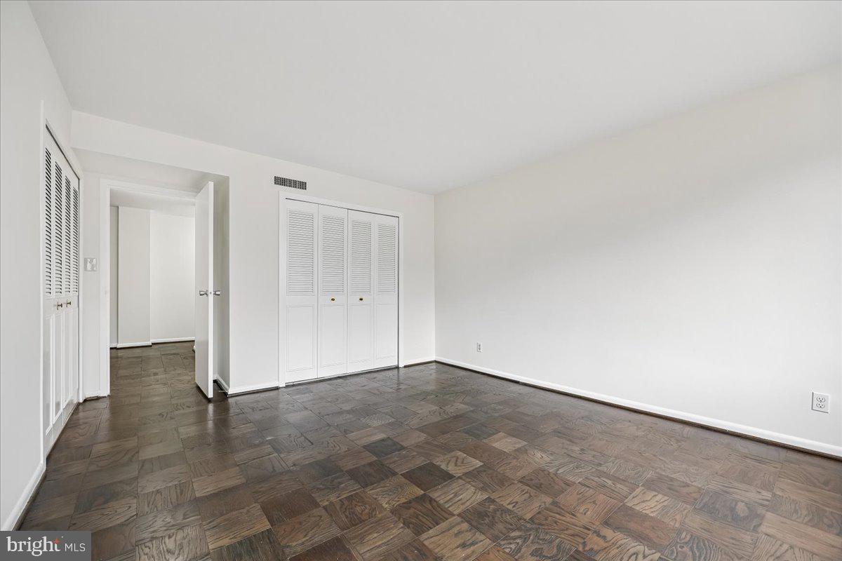 WHITEHALL - Residential