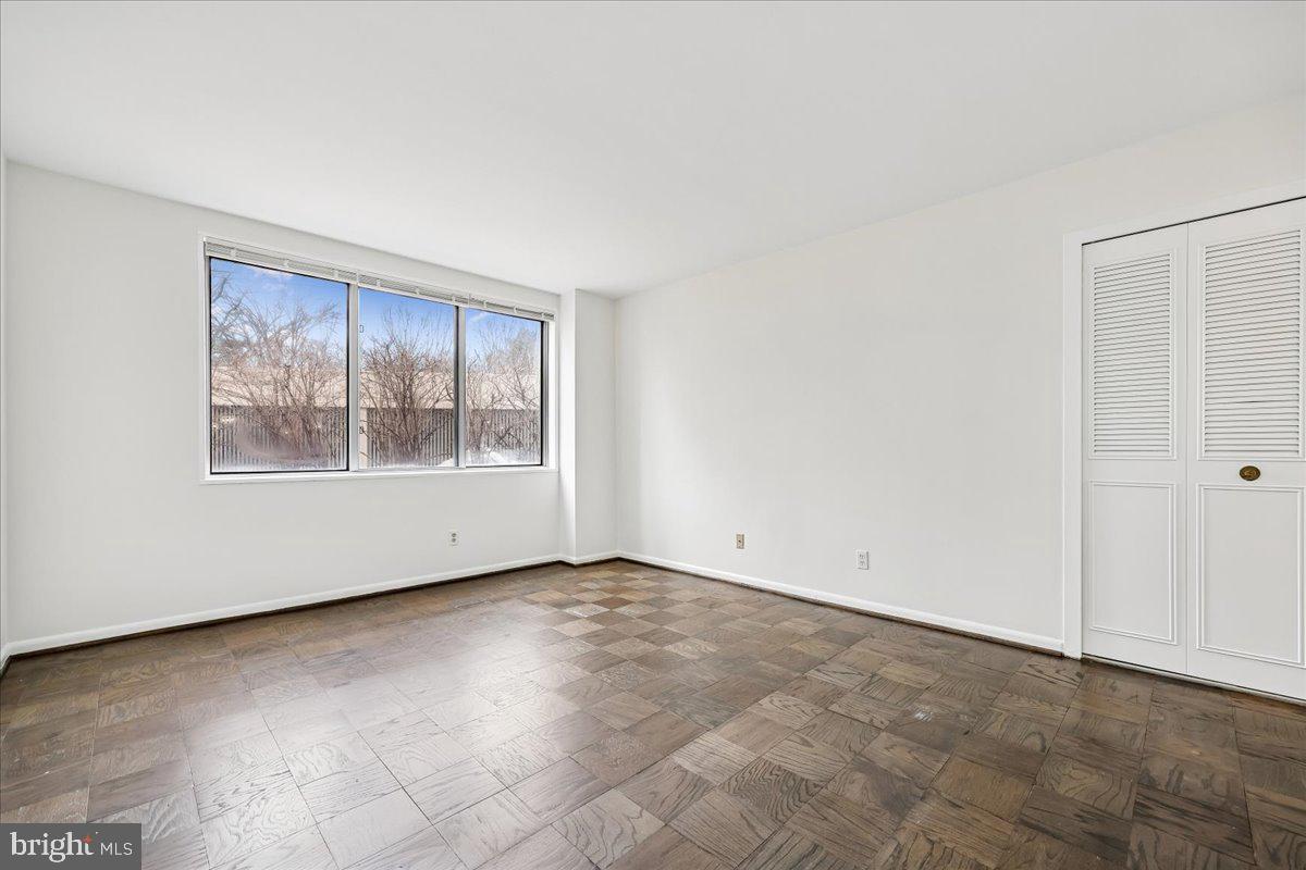 WHITEHALL - Residential