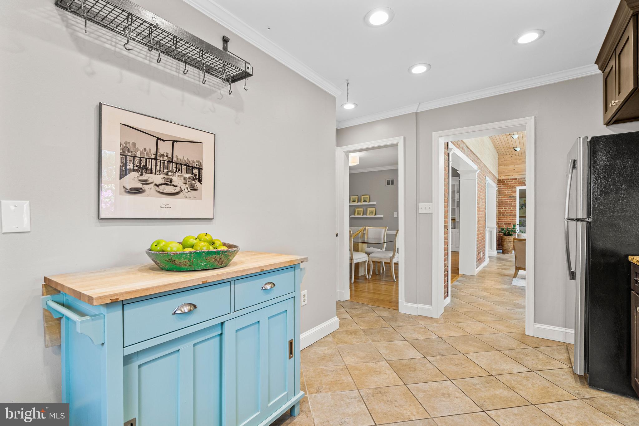 SHIRLEY WOODS - Residential