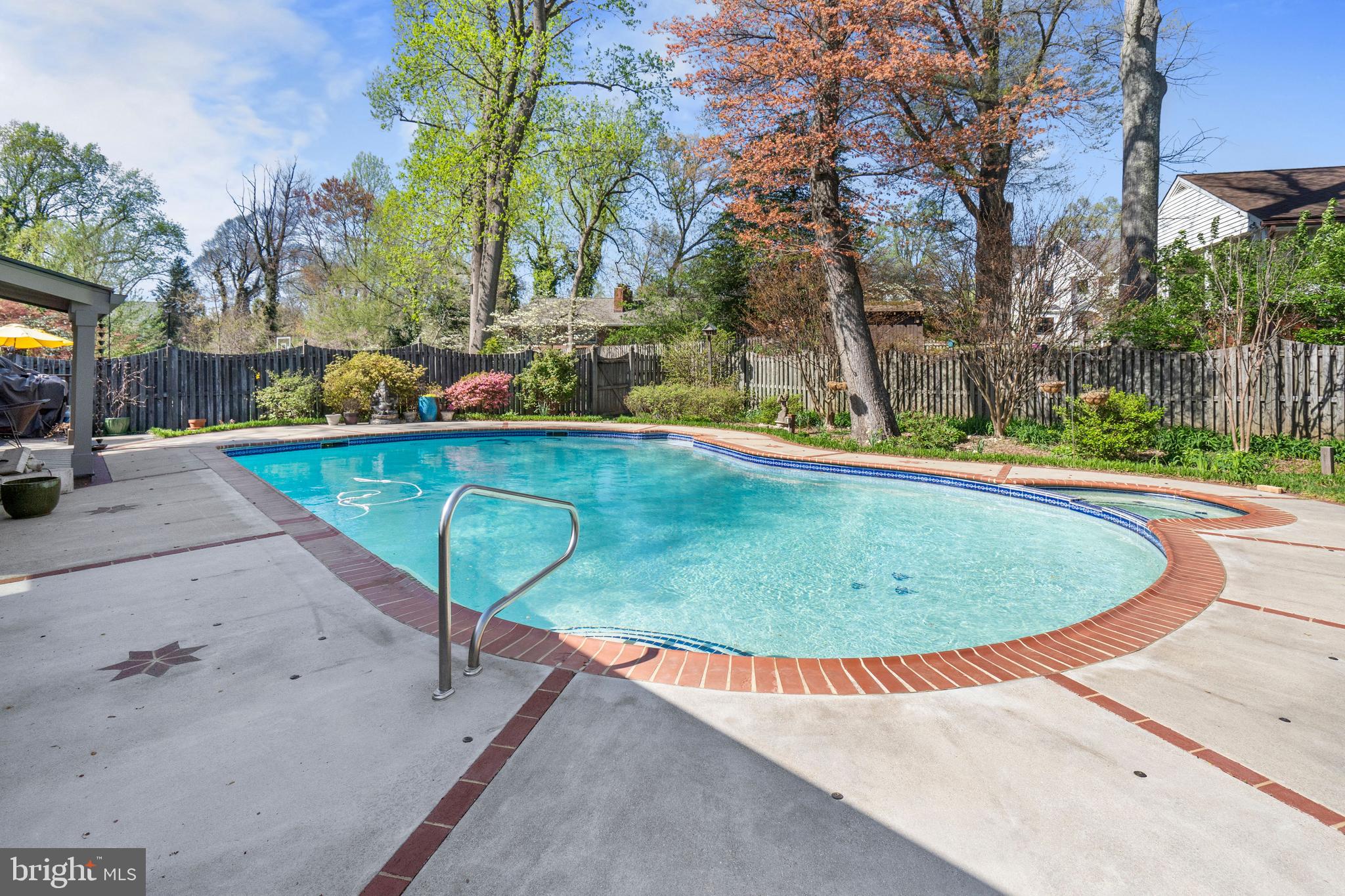 SHIRLEY WOODS - Residential