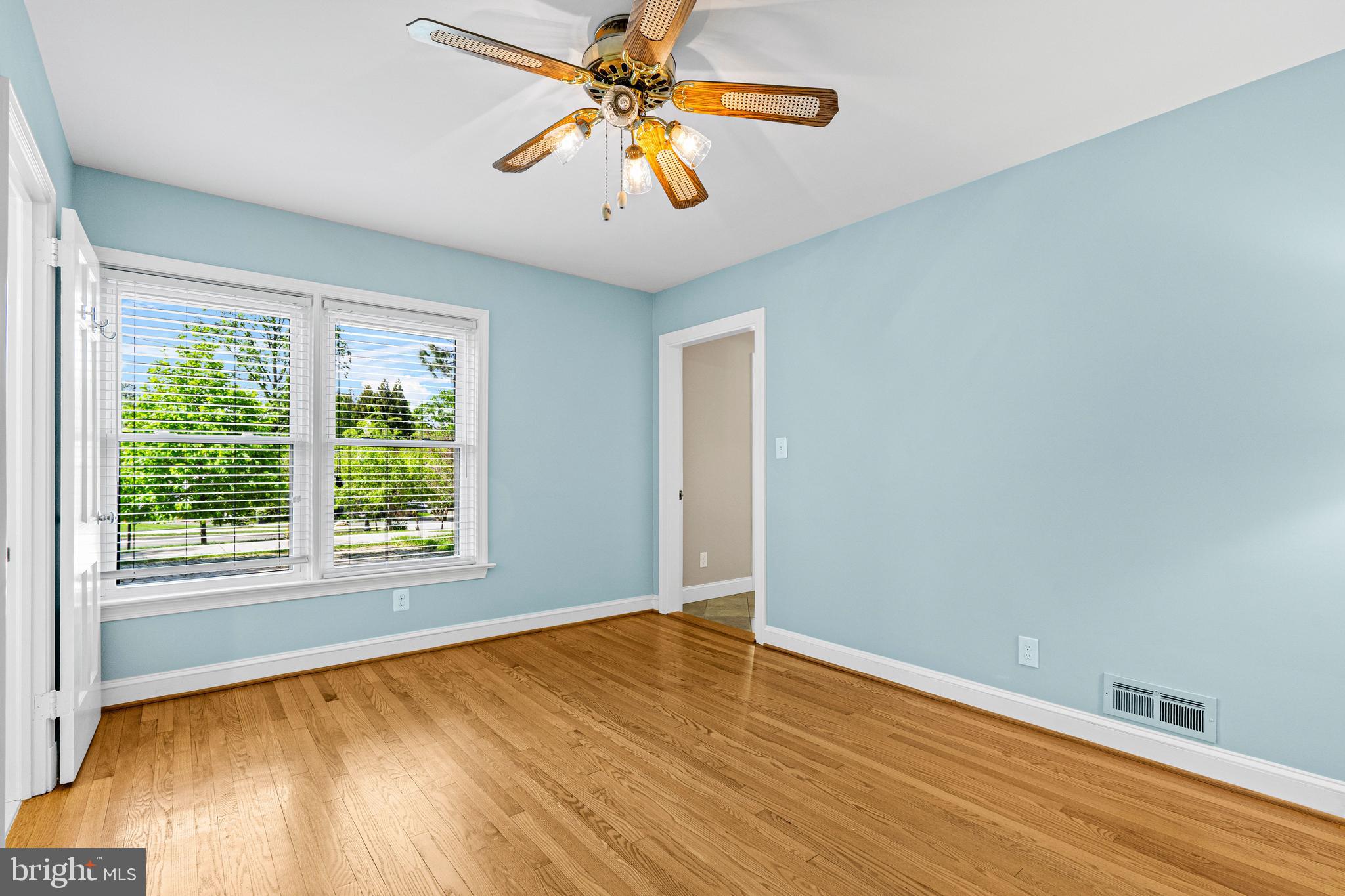 SHIRLEY WOODS - Residential