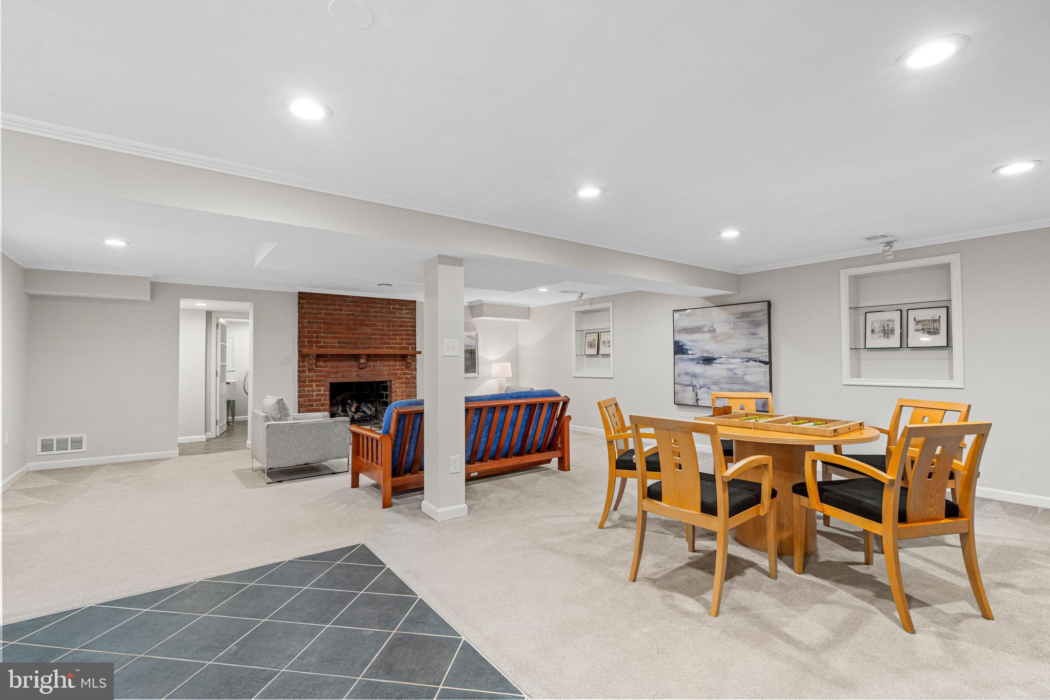 SHIRLEY WOODS - Residential