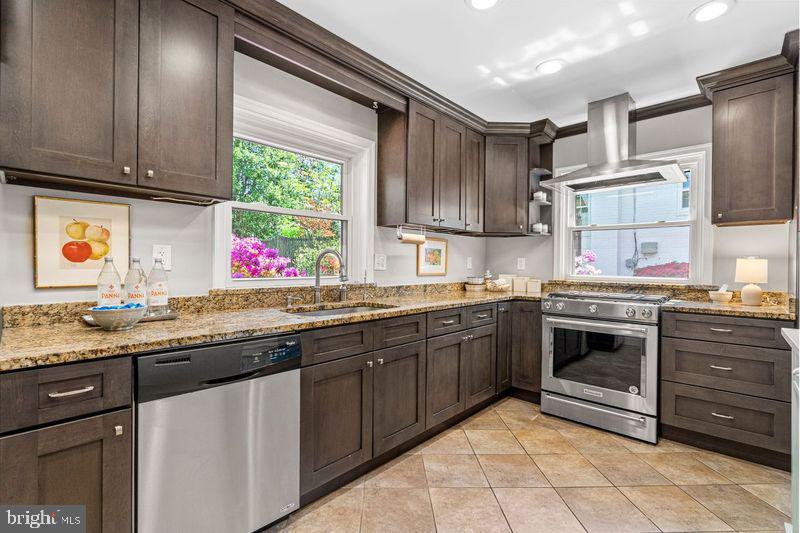 SHIRLEY WOODS - Residential