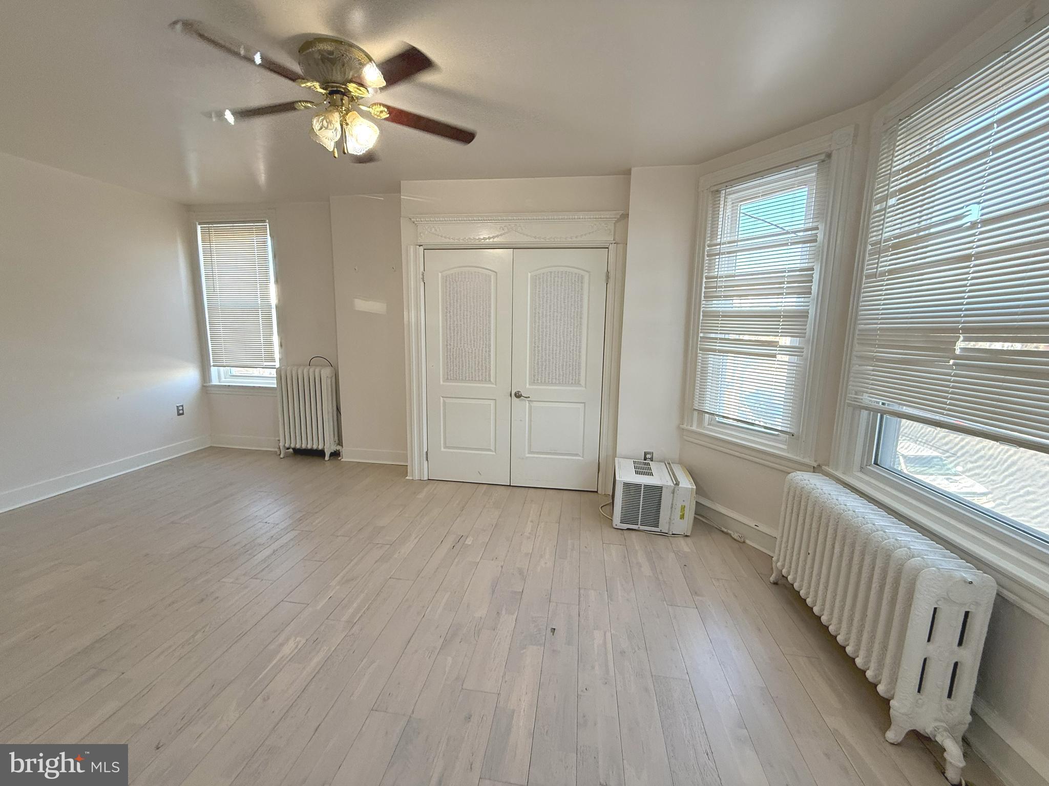 ELMWOOD PARK - Residential Income