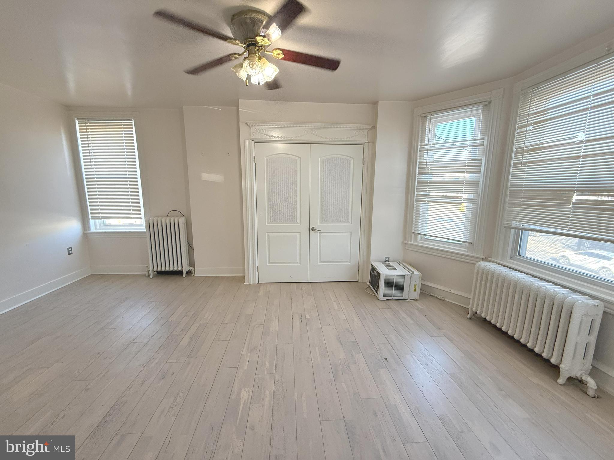 ELMWOOD PARK - Residential Income