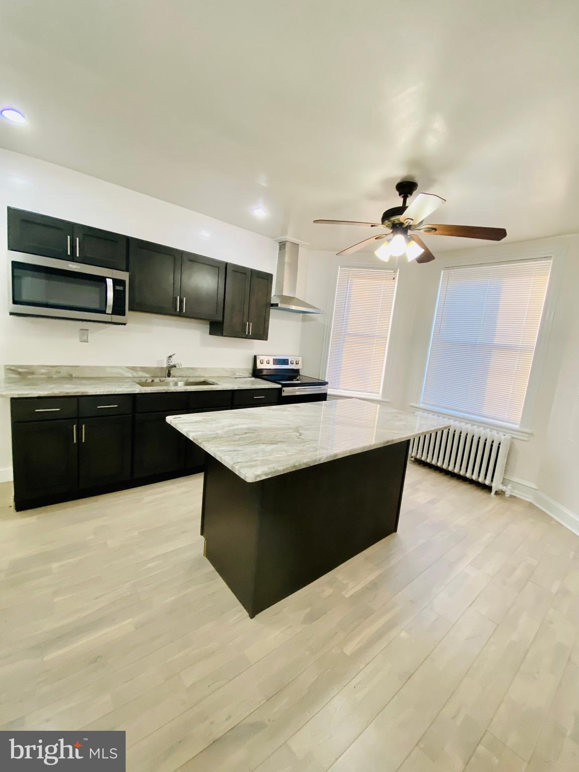 ELMWOOD PARK - Residential Income