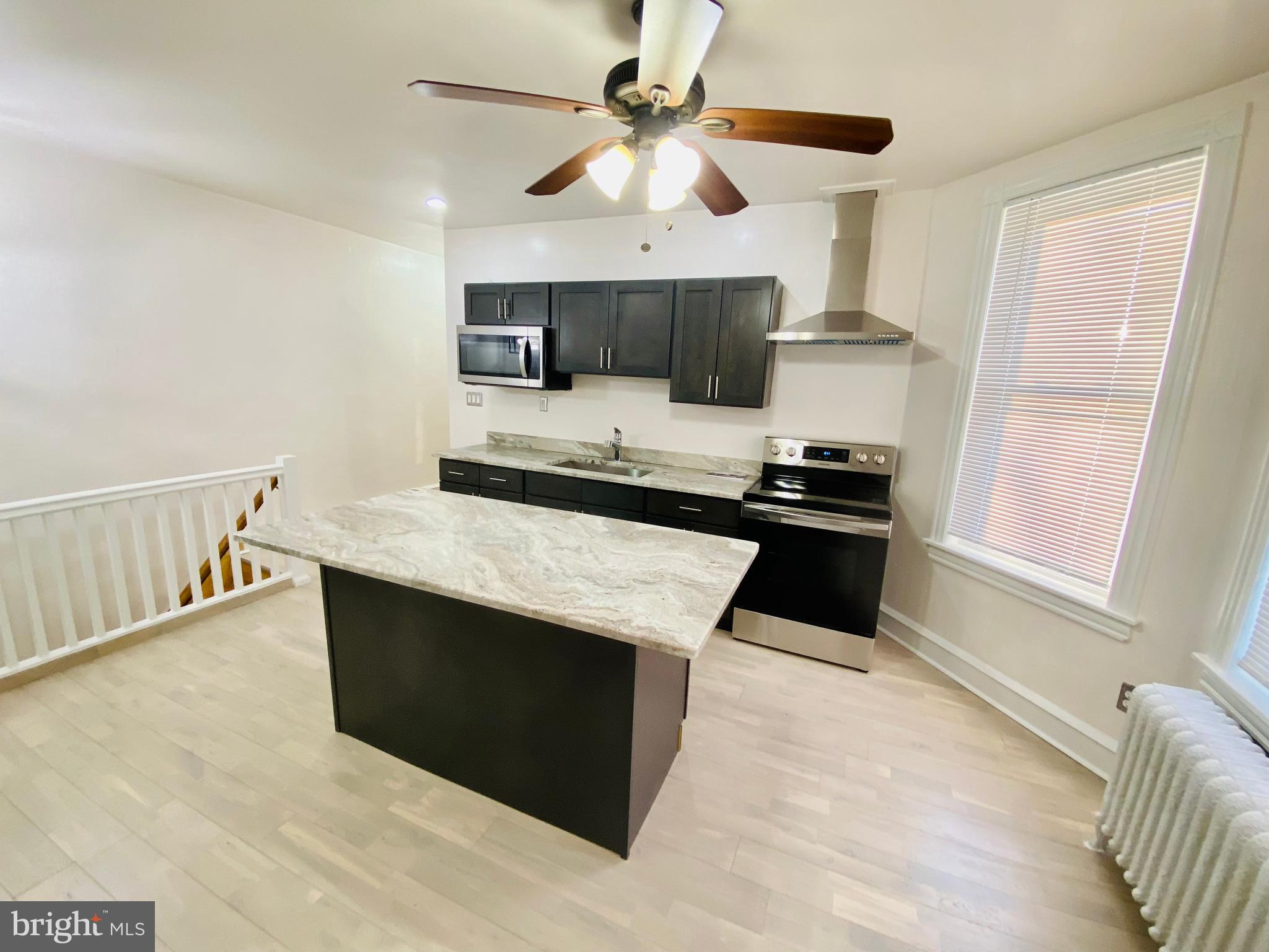 ELMWOOD PARK - Residential Income