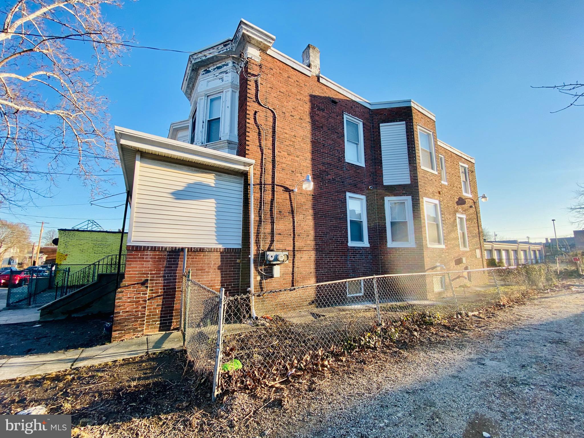 ELMWOOD PARK - Residential Income