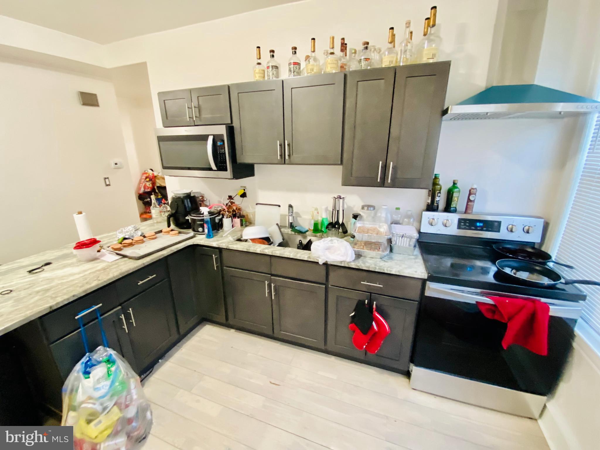 ELMWOOD PARK - Residential Income