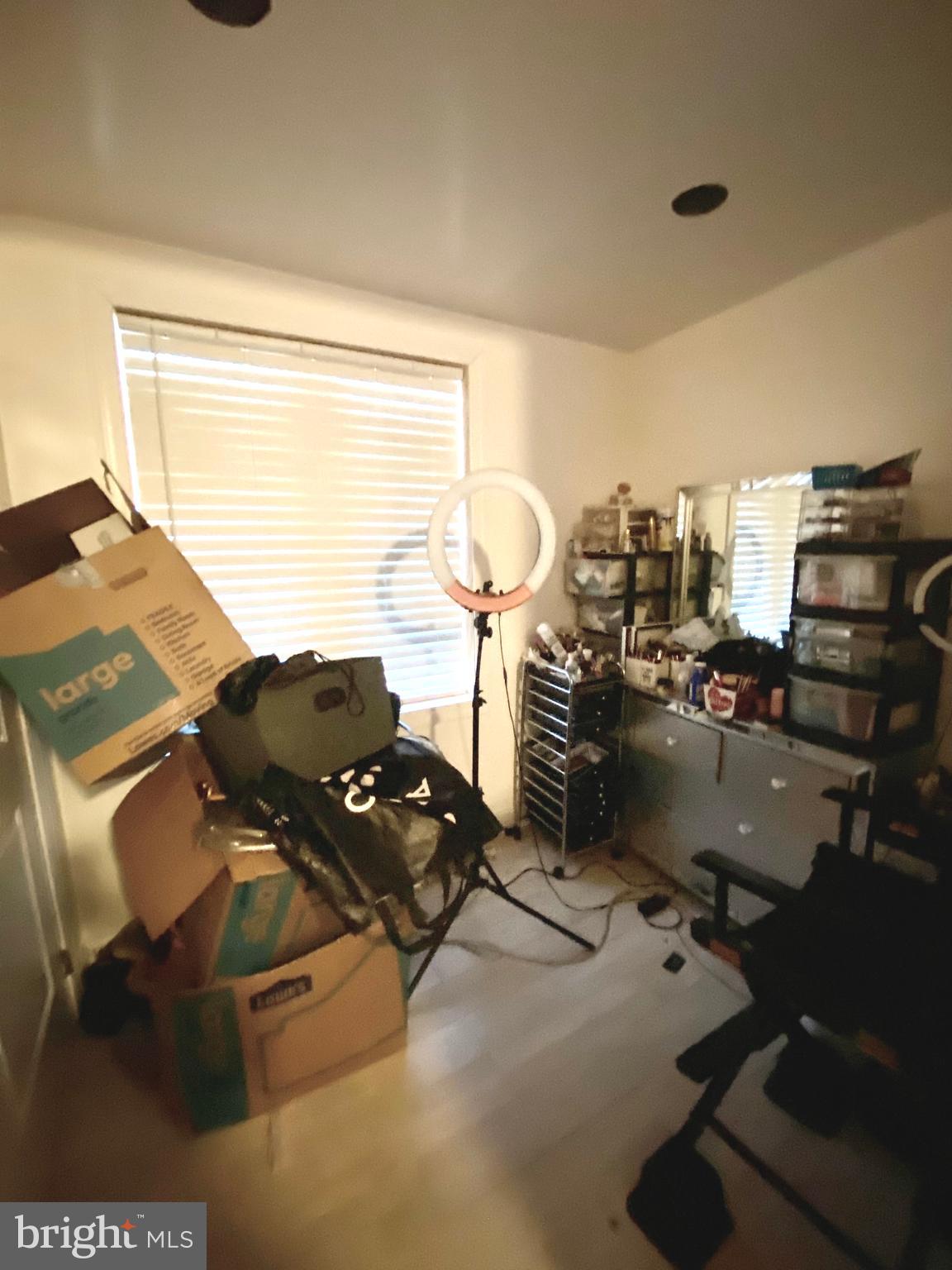 ELMWOOD PARK - Residential Income