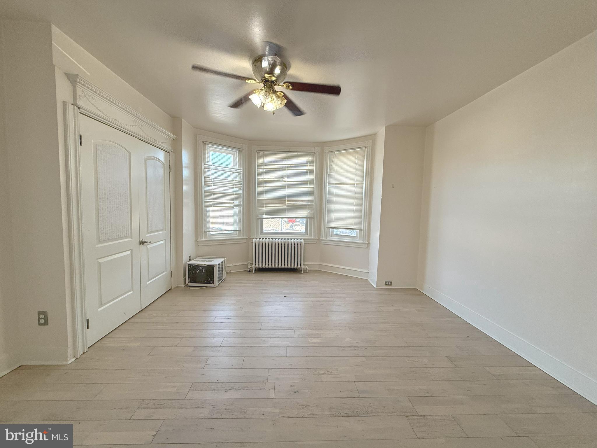 ELMWOOD PARK - Residential Income