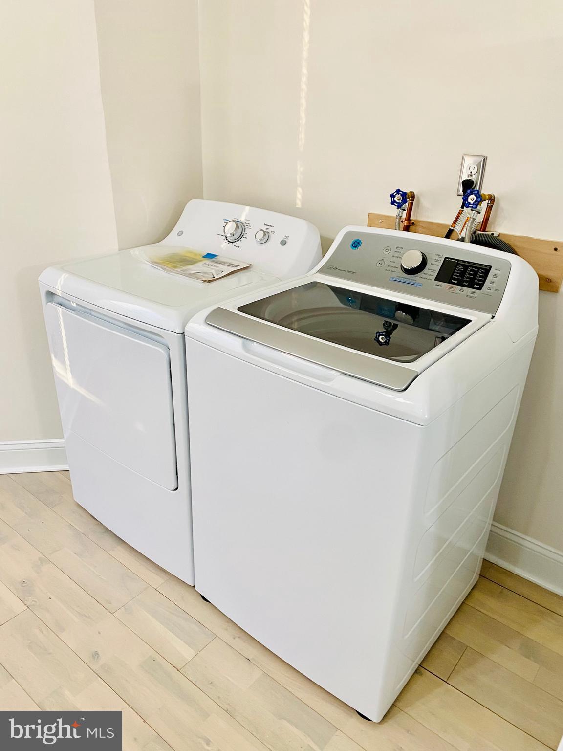 ELMWOOD PARK - Residential Income