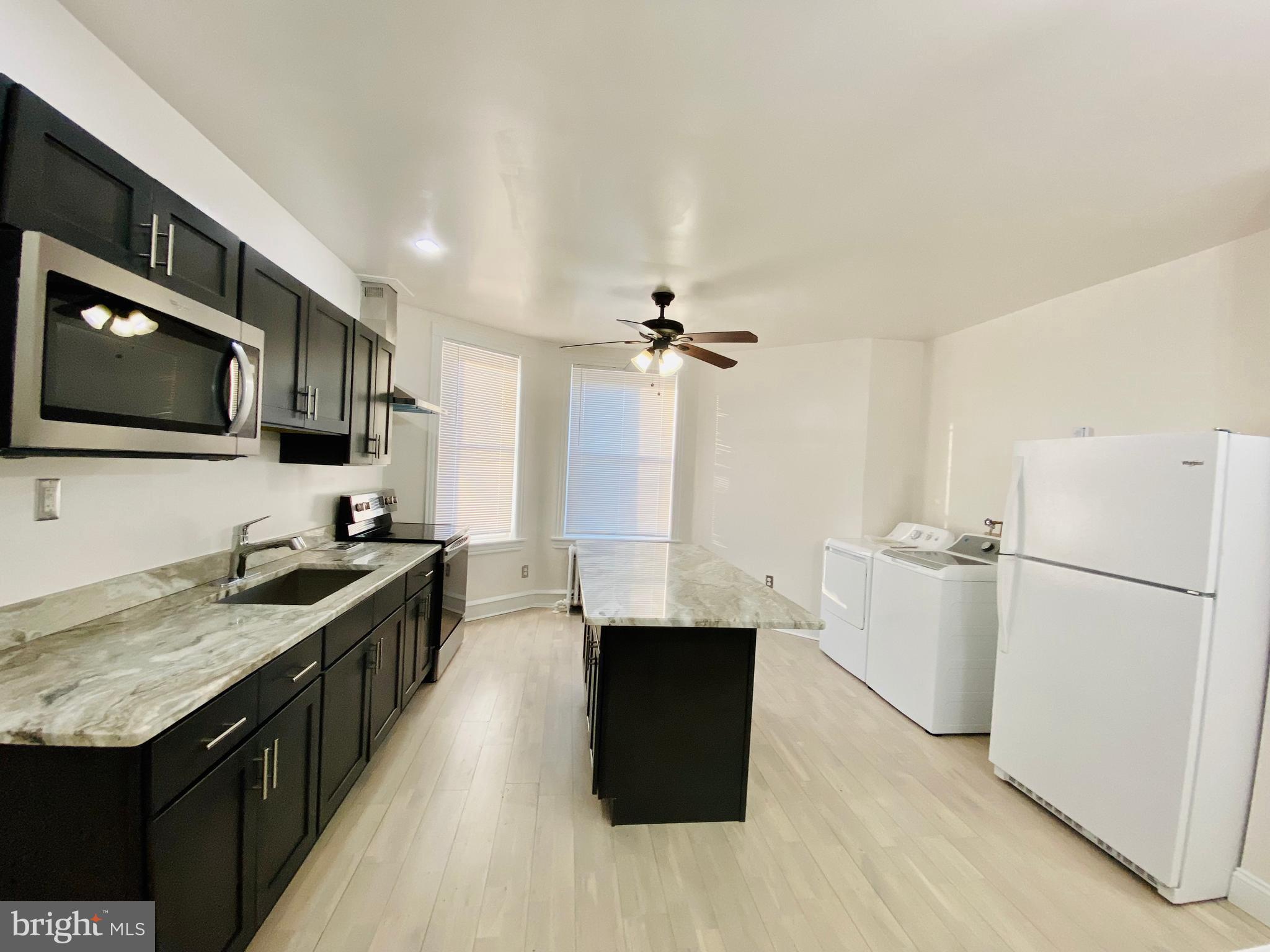 ELMWOOD PARK - Residential Income