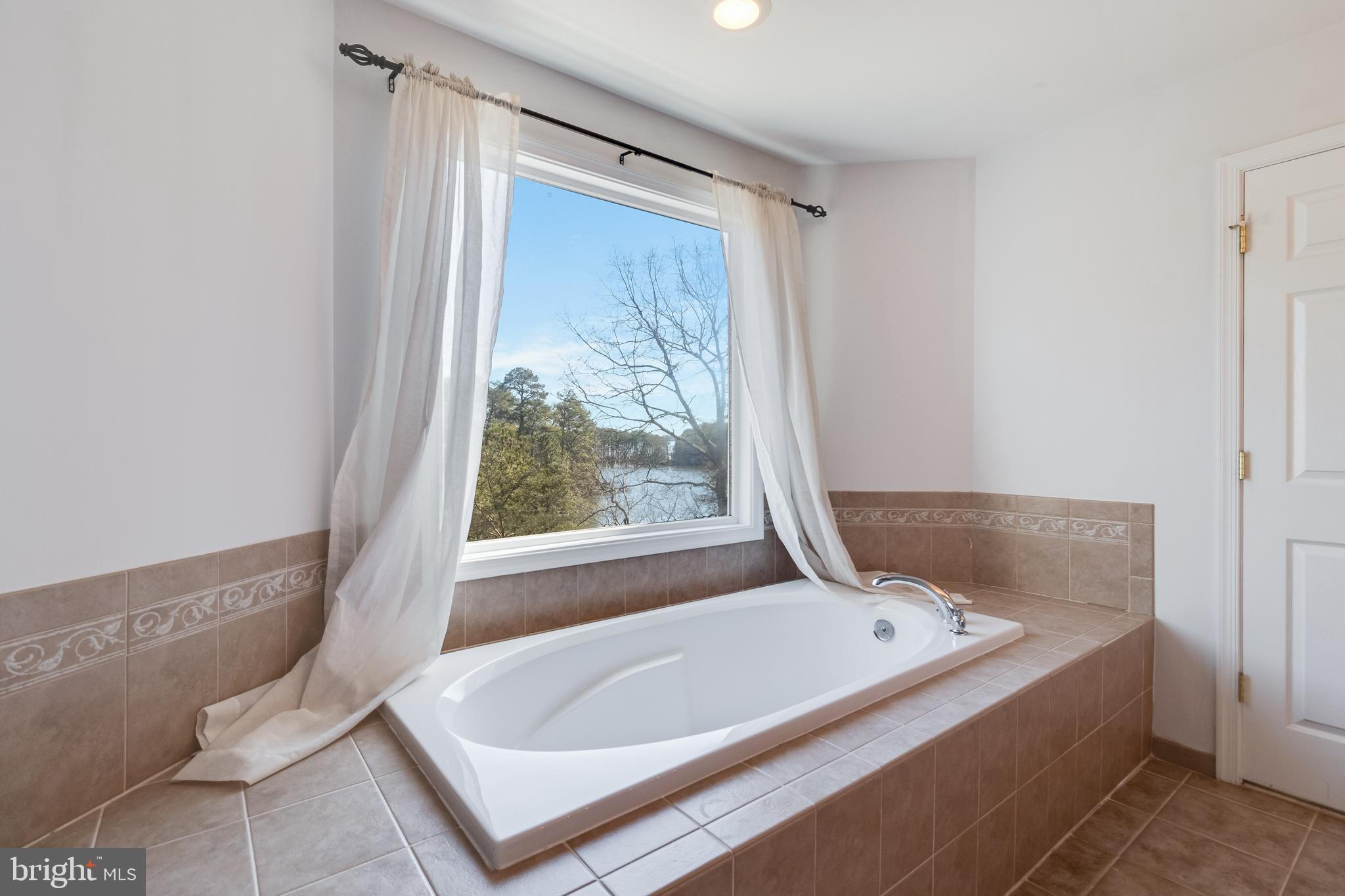 DRUM POINT - Residential