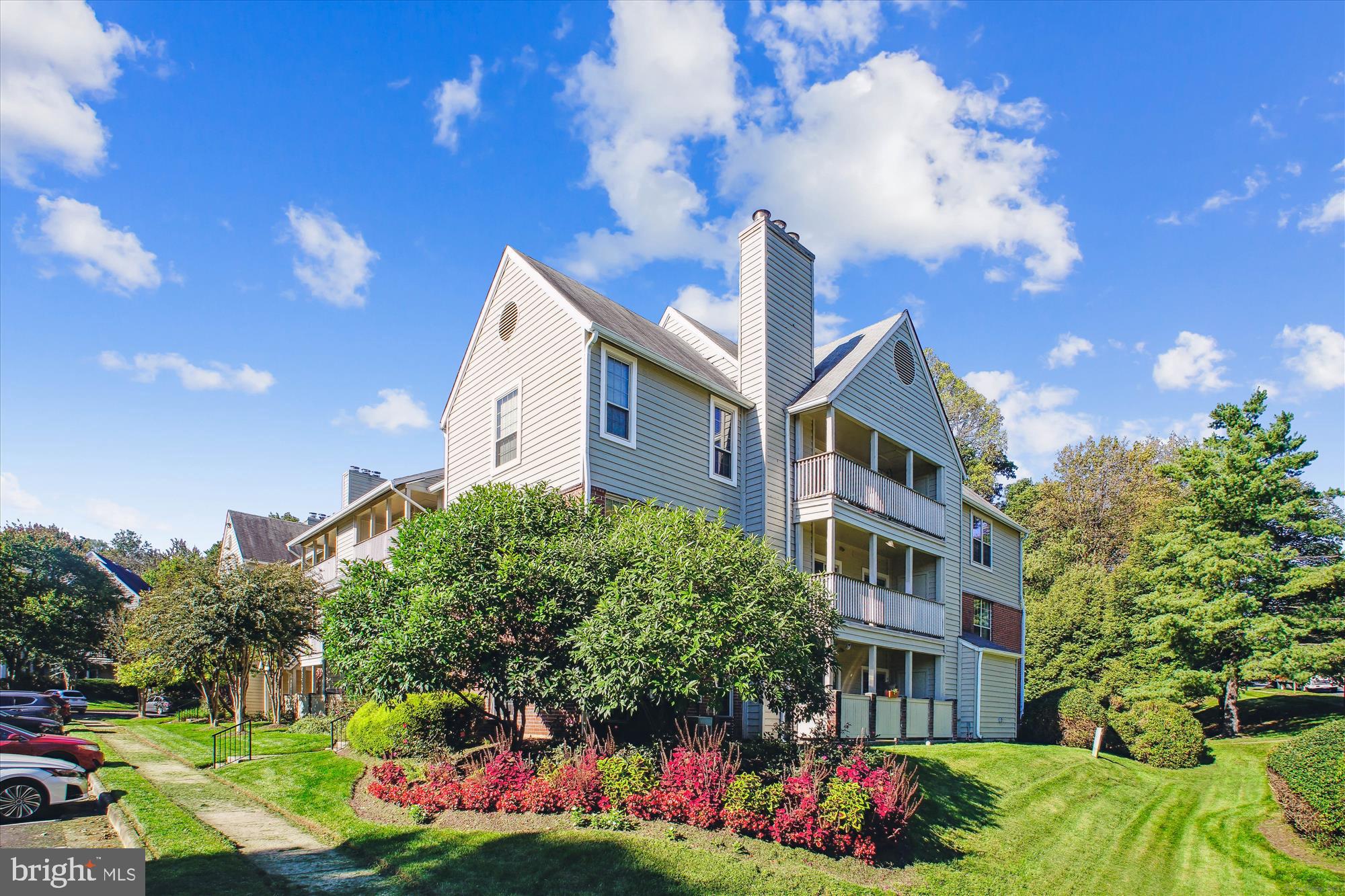 Top-floor/penthouse 1BR/1BA condo in the highly desirable Penderbrook community! This light-filled unit features a spacious open layout with vaulted ceilings, a cozy wood-burning fireplace, built-in bookshelves, and a large private balcony perfect for relaxing or entertaining. The updated kitchen offers upgraded countertops, ample cabinet space, and a built-in microwave. The generously sized bedroom includes a ceiling fan and a large walk-in closet. In-unit stacked washer/dryer for added convenience. Enjoy resort-style community amenities including 2 outdoor pools, tennis courts, a fitness center, basketball courts, walking trails, and a clubhouse. One assigned parking space included, plus plenty of guest parking. Condo fee covers water, sewer, and trash. Excellent location with easy access to I-66, Route 50, and the Fairfax County Parkway. Close to shopping, dining, and Fair Oaks Mall.