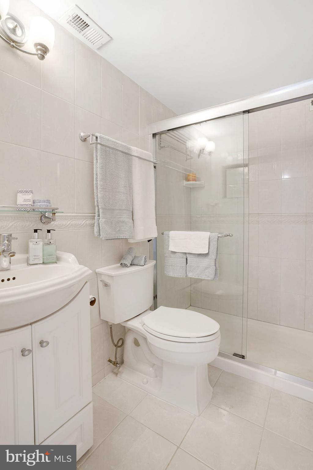 WOODLAKE TOWERS - Residential Lease