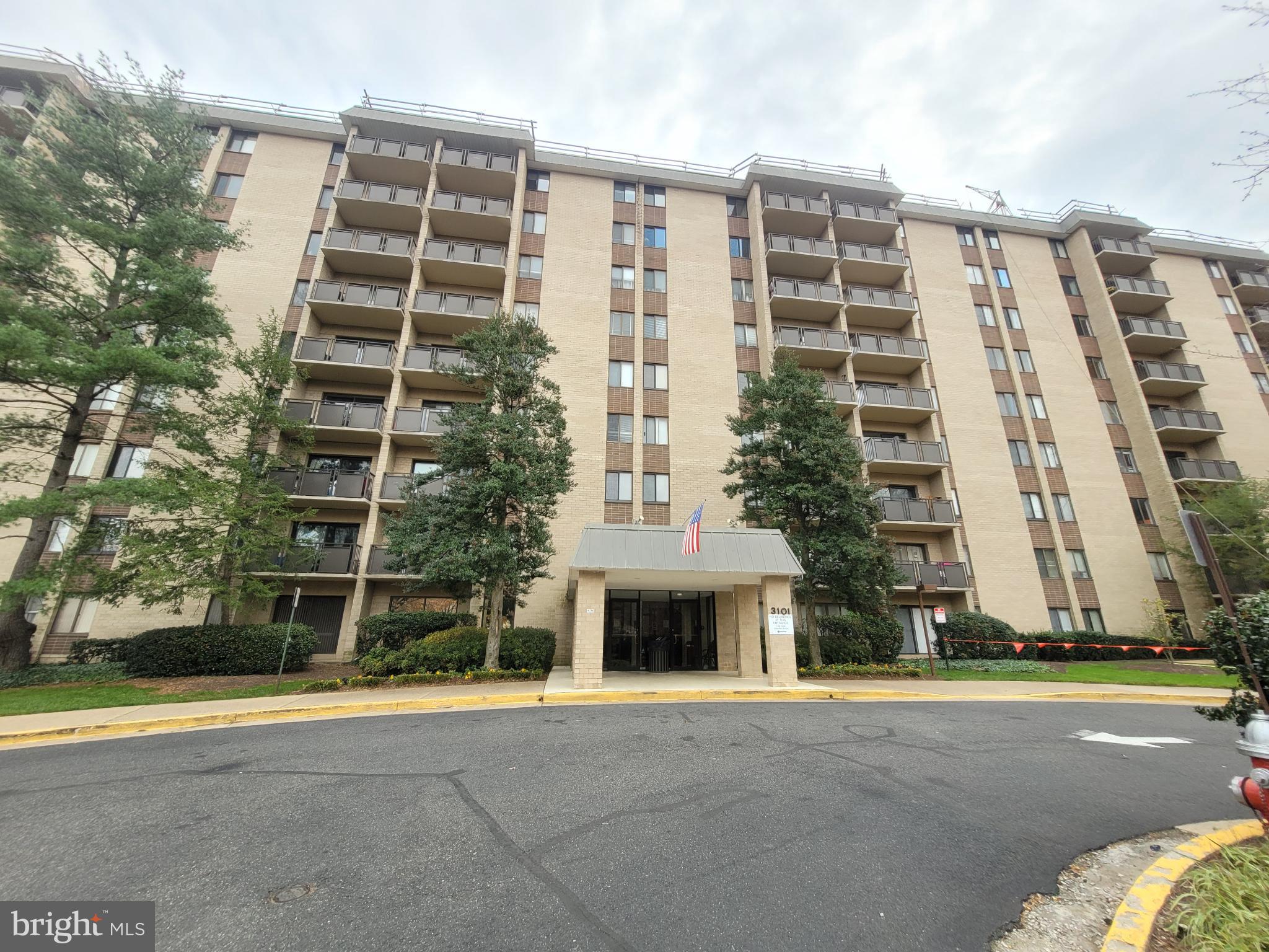 WOODLAKE TOWERS - Residential Lease