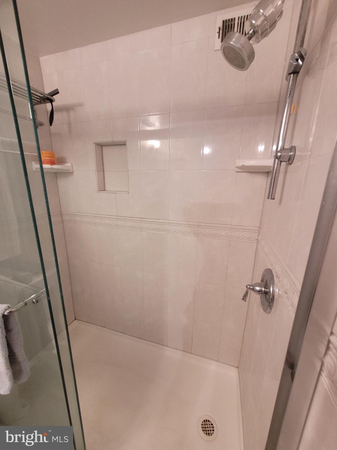 WOODLAKE TOWERS - Residential Lease