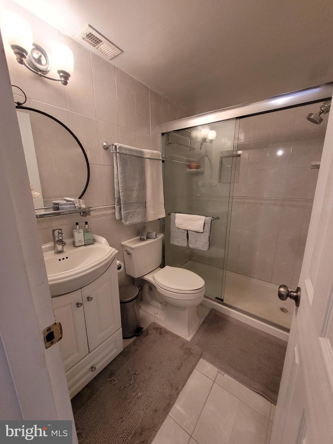 WOODLAKE TOWERS - Residential Lease