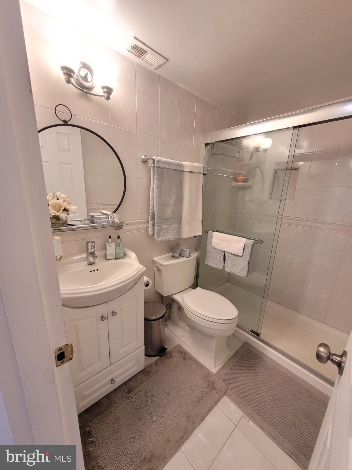 WOODLAKE TOWERS - Residential Lease