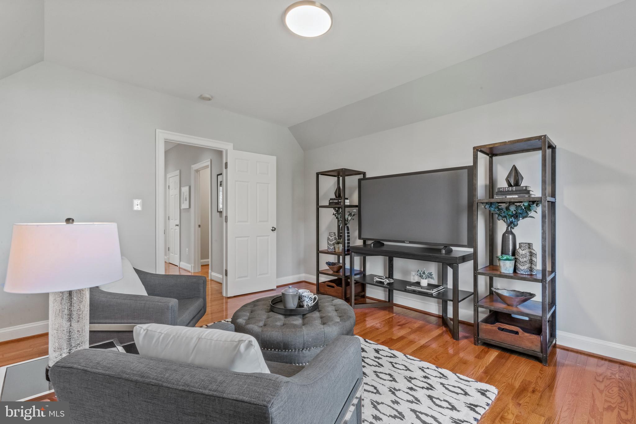 HANSBOROUGH - Residential