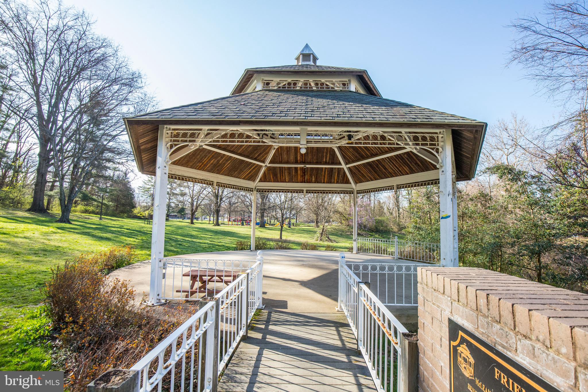 HANSBOROUGH - Residential