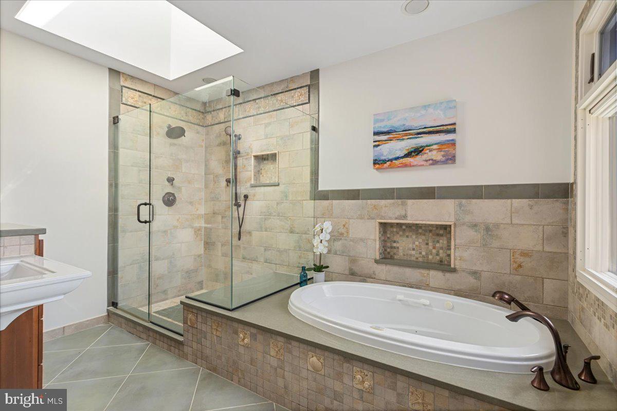 SHADY COVE ESTATES - Residential