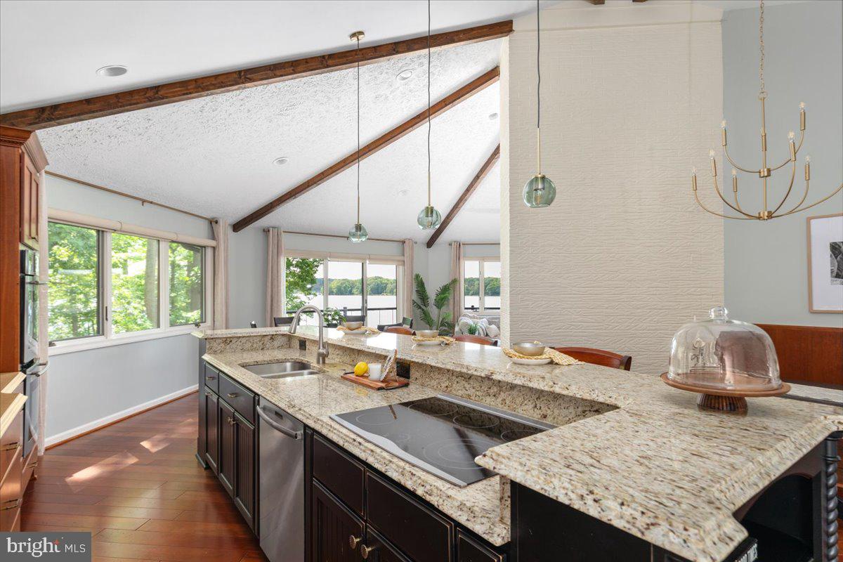 SHADY COVE ESTATES - Residential