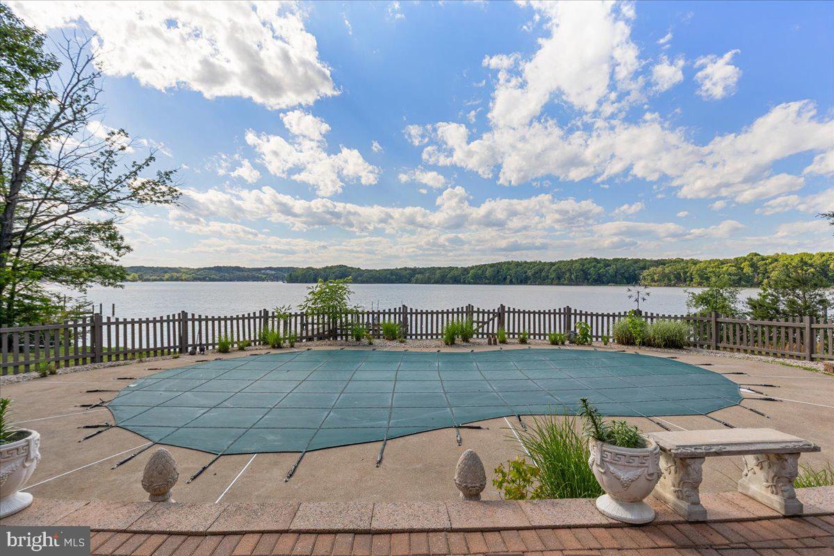 SHADY COVE ESTATES - Residential