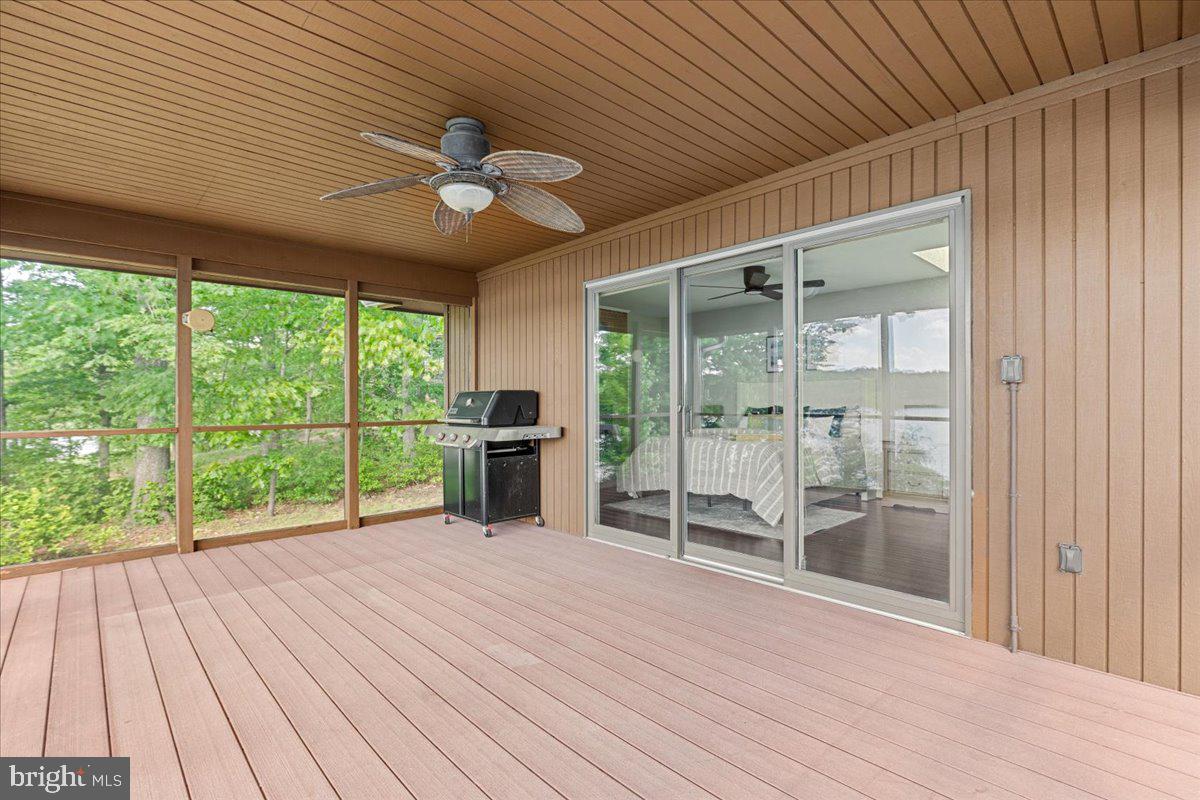 SHADY COVE ESTATES - Residential