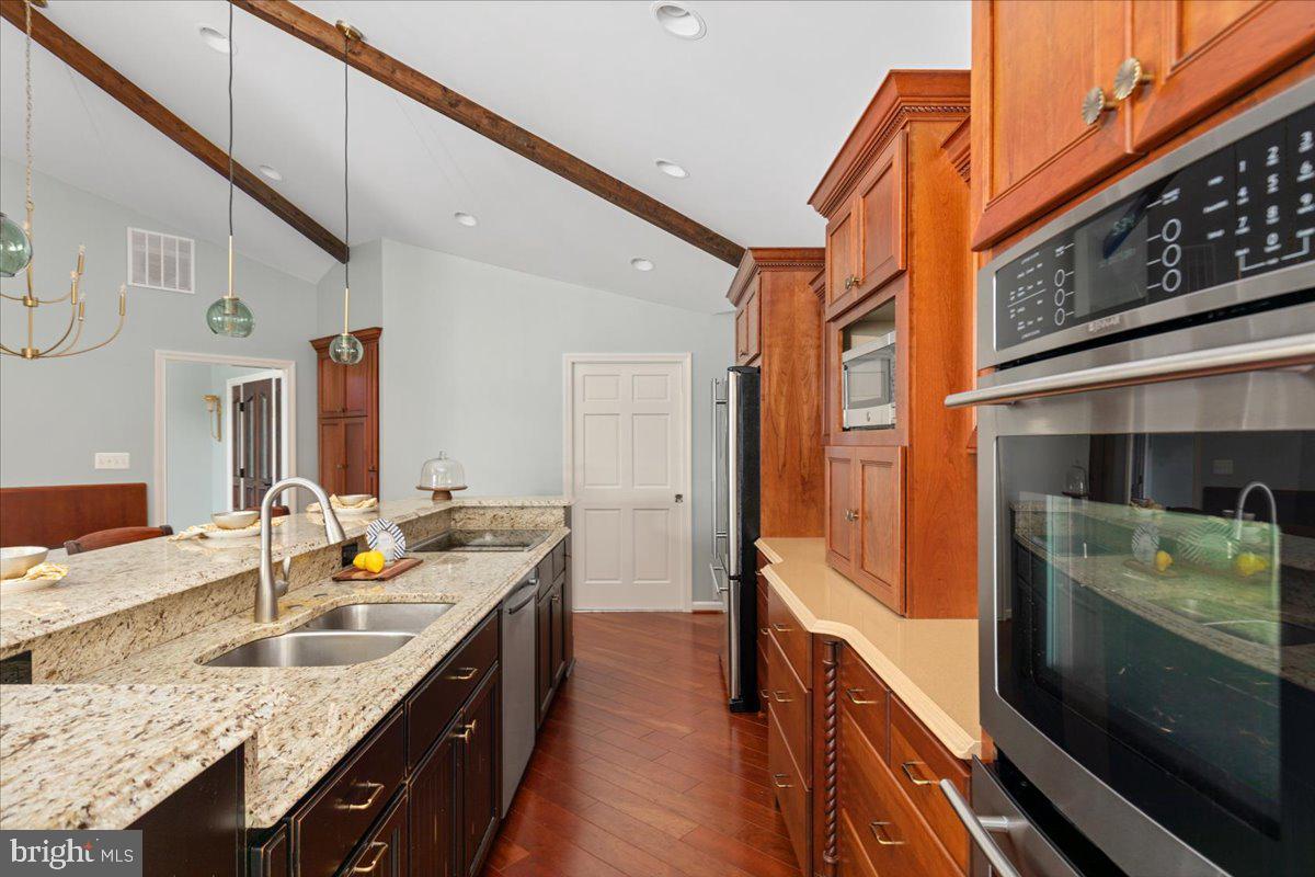 SHADY COVE ESTATES - Residential