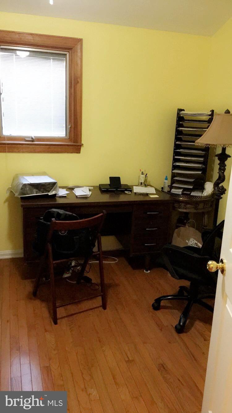 UNIVERSITY GARDENS - Residential