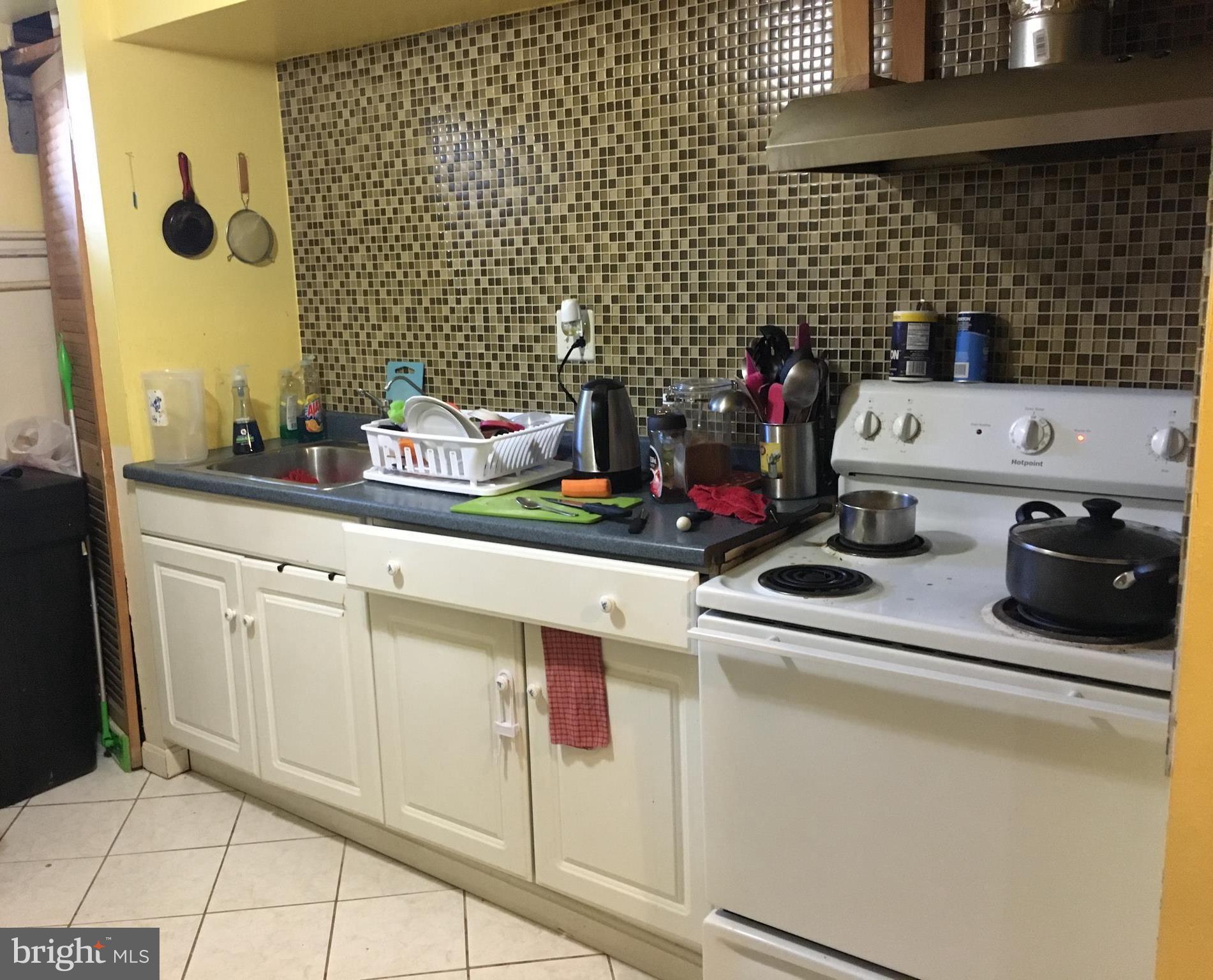 UNIVERSITY GARDENS - Residential