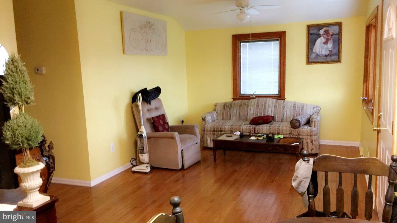 UNIVERSITY GARDENS - Residential