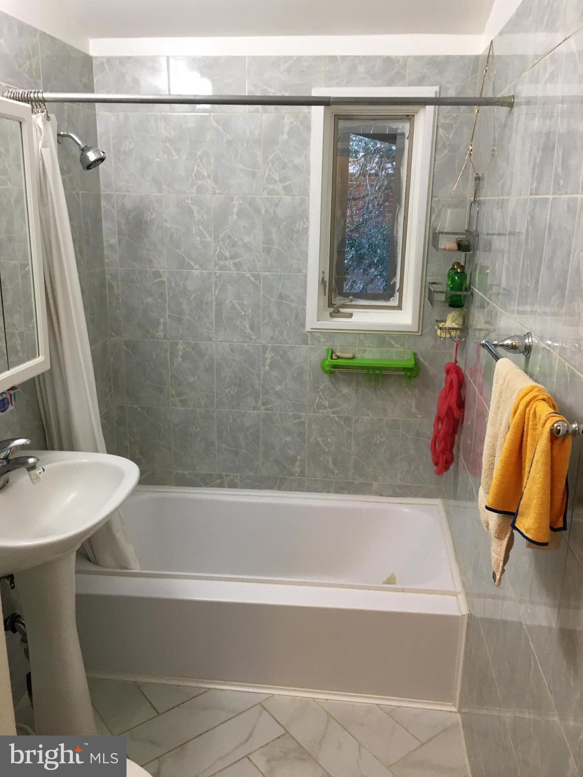 UNIVERSITY GARDENS - Residential