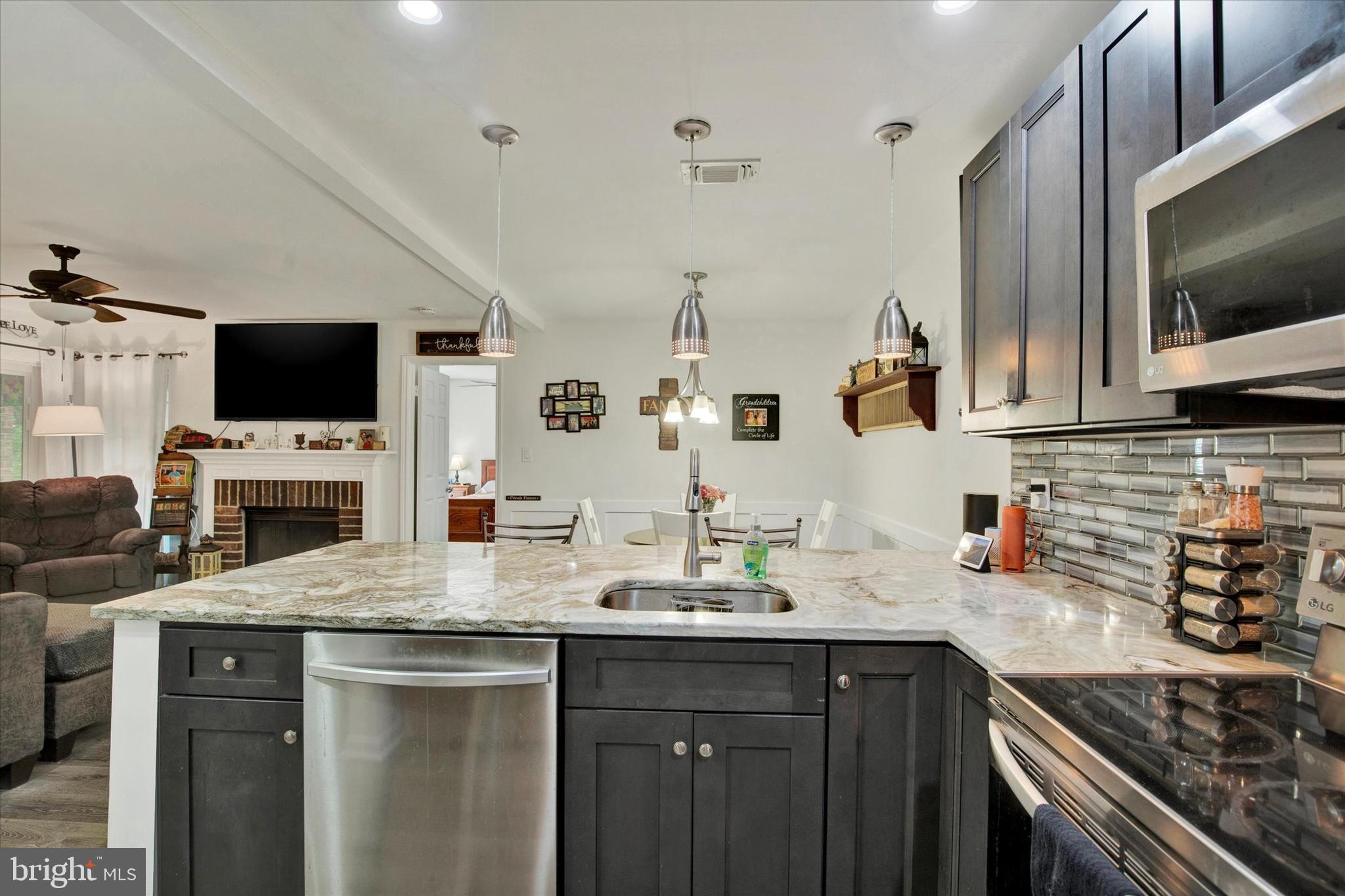 ENGLISH COUNTRY MANOR - Residential