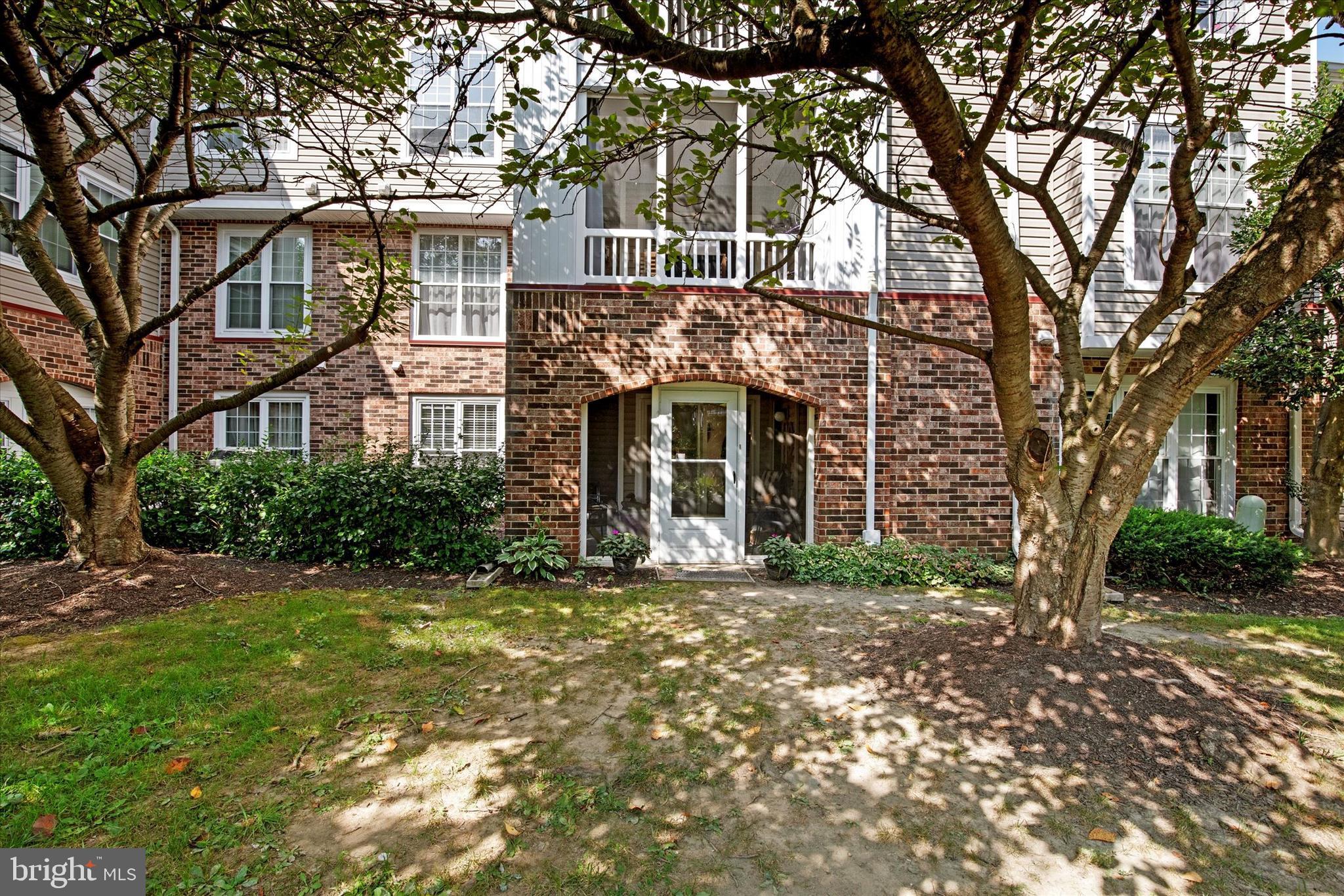 ENGLISH COUNTRY MANOR - Residential