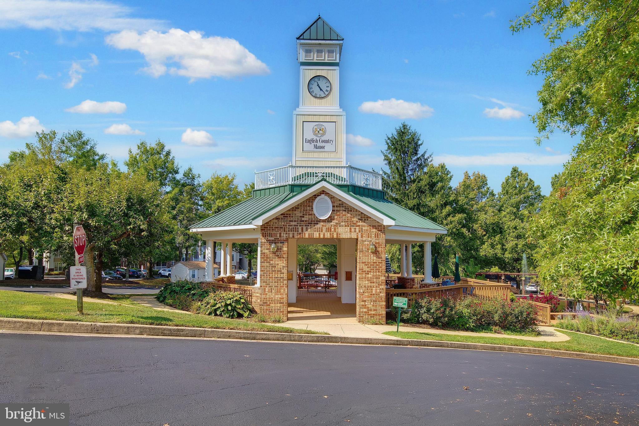 ENGLISH COUNTRY MANOR - Residential