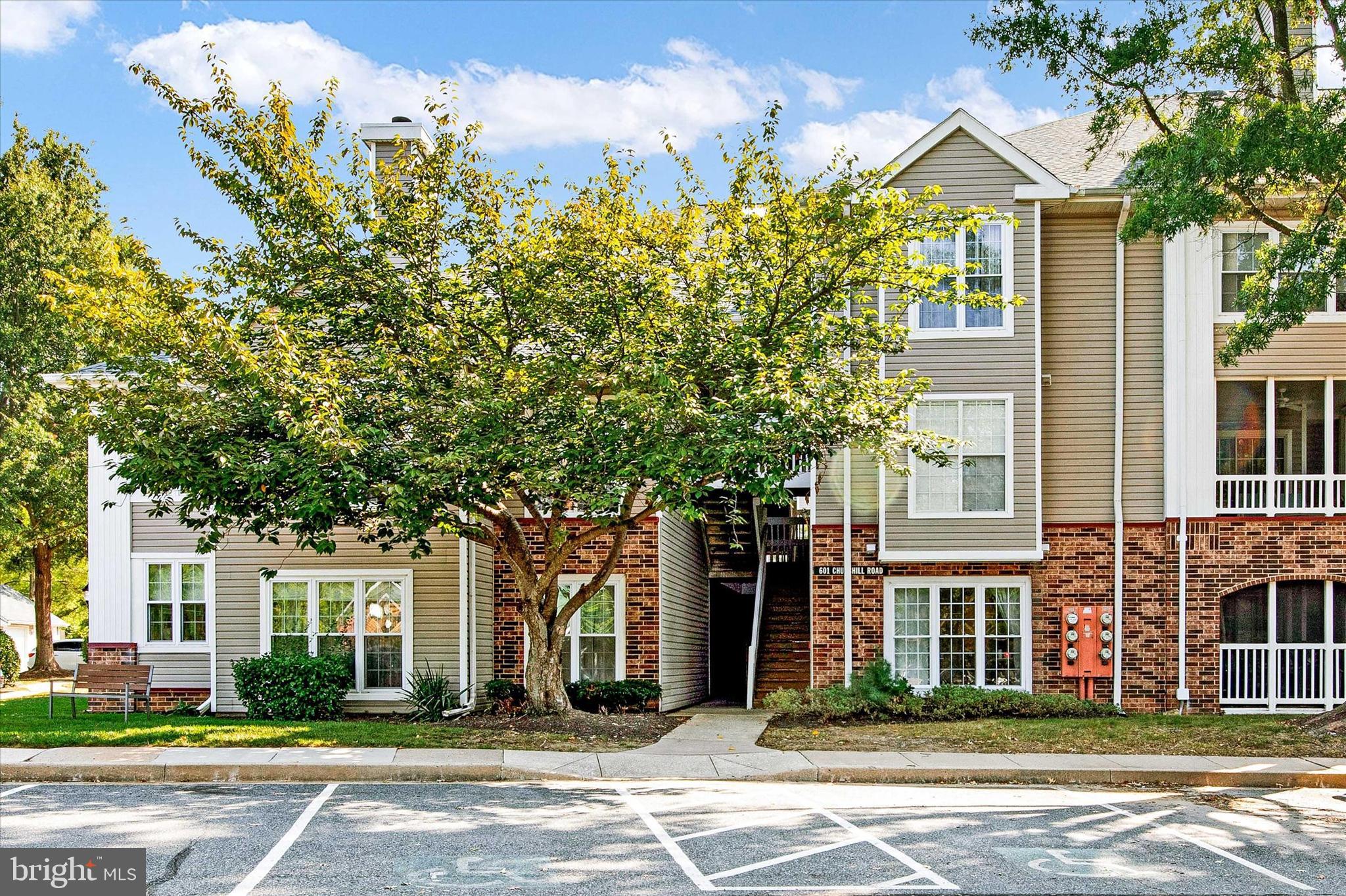 ENGLISH COUNTRY MANOR - Residential