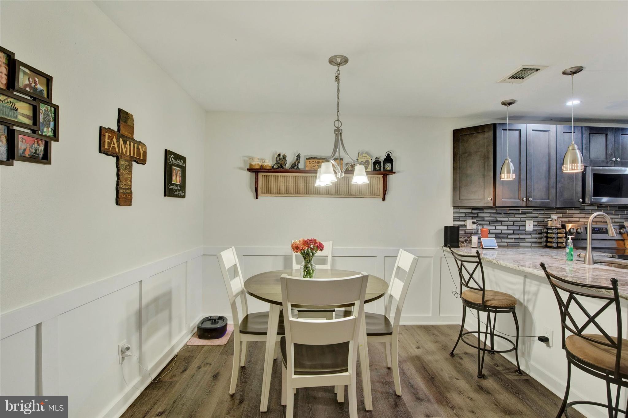 ENGLISH COUNTRY MANOR - Residential