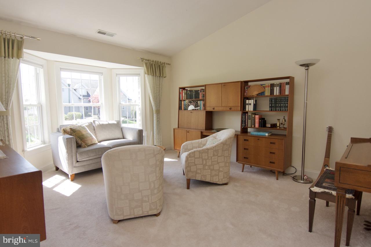 SPRING RIDGE - Residential