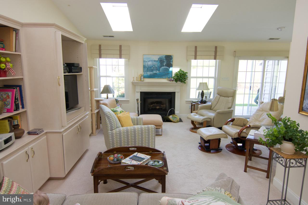 SPRING RIDGE - Residential