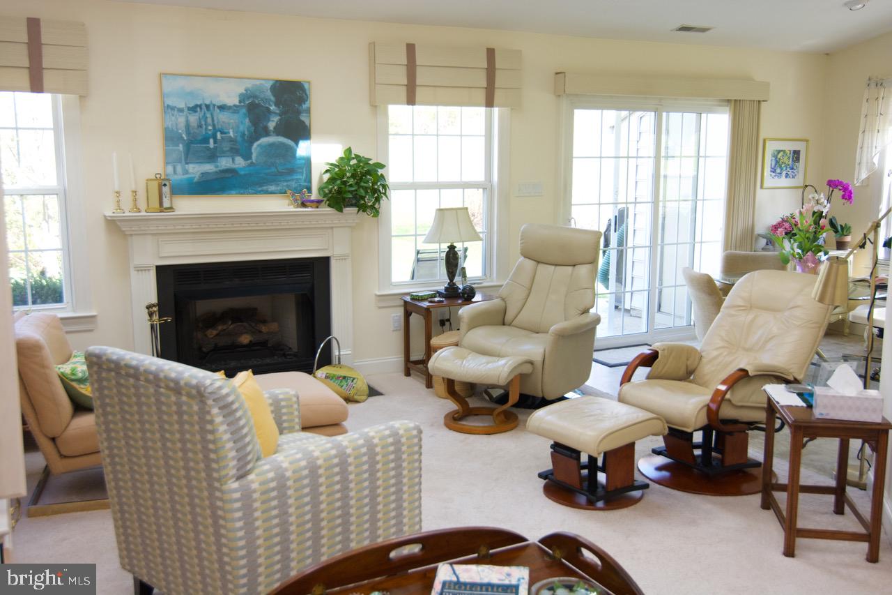 SPRING RIDGE - Residential