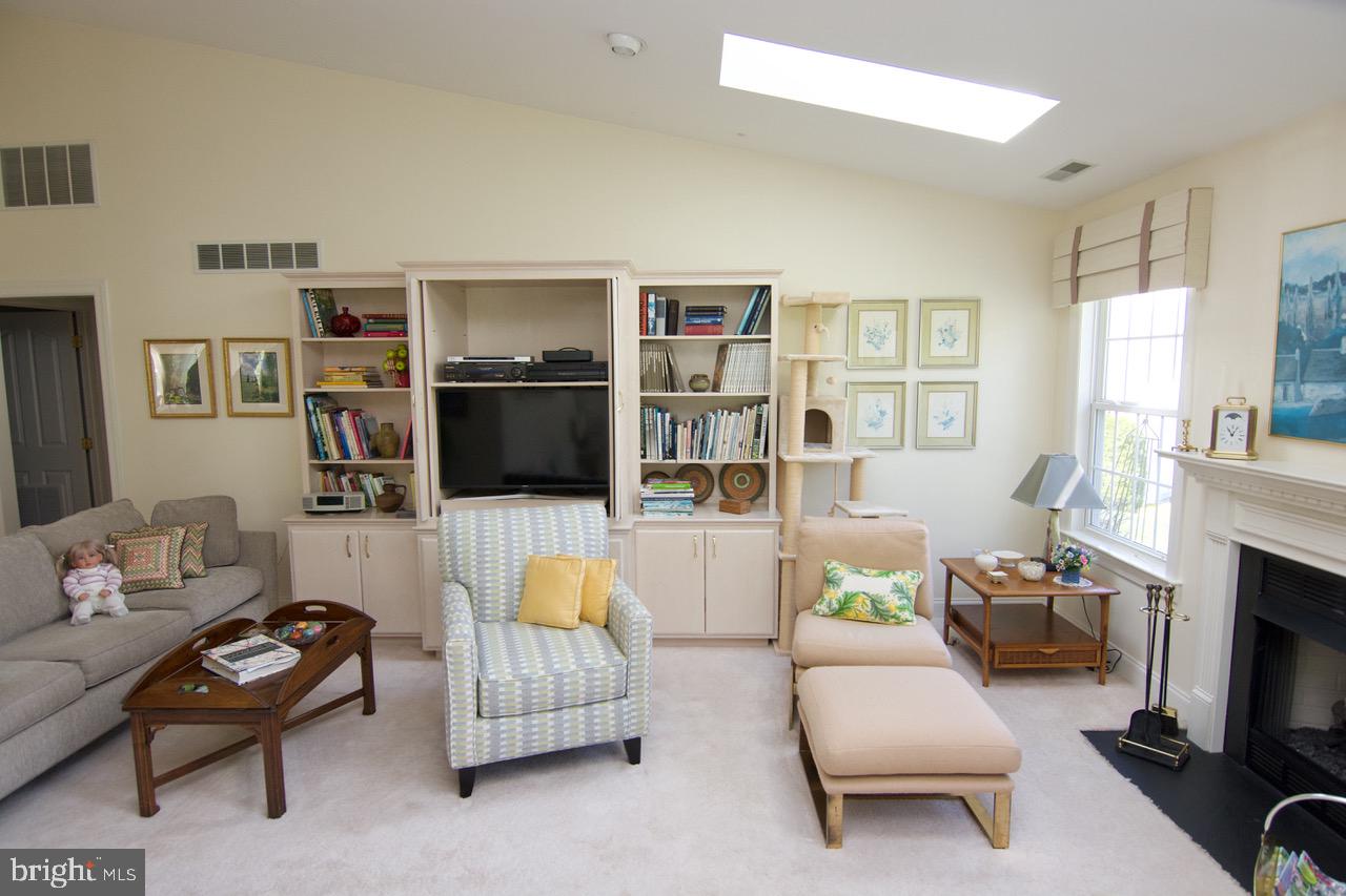 SPRING RIDGE - Residential