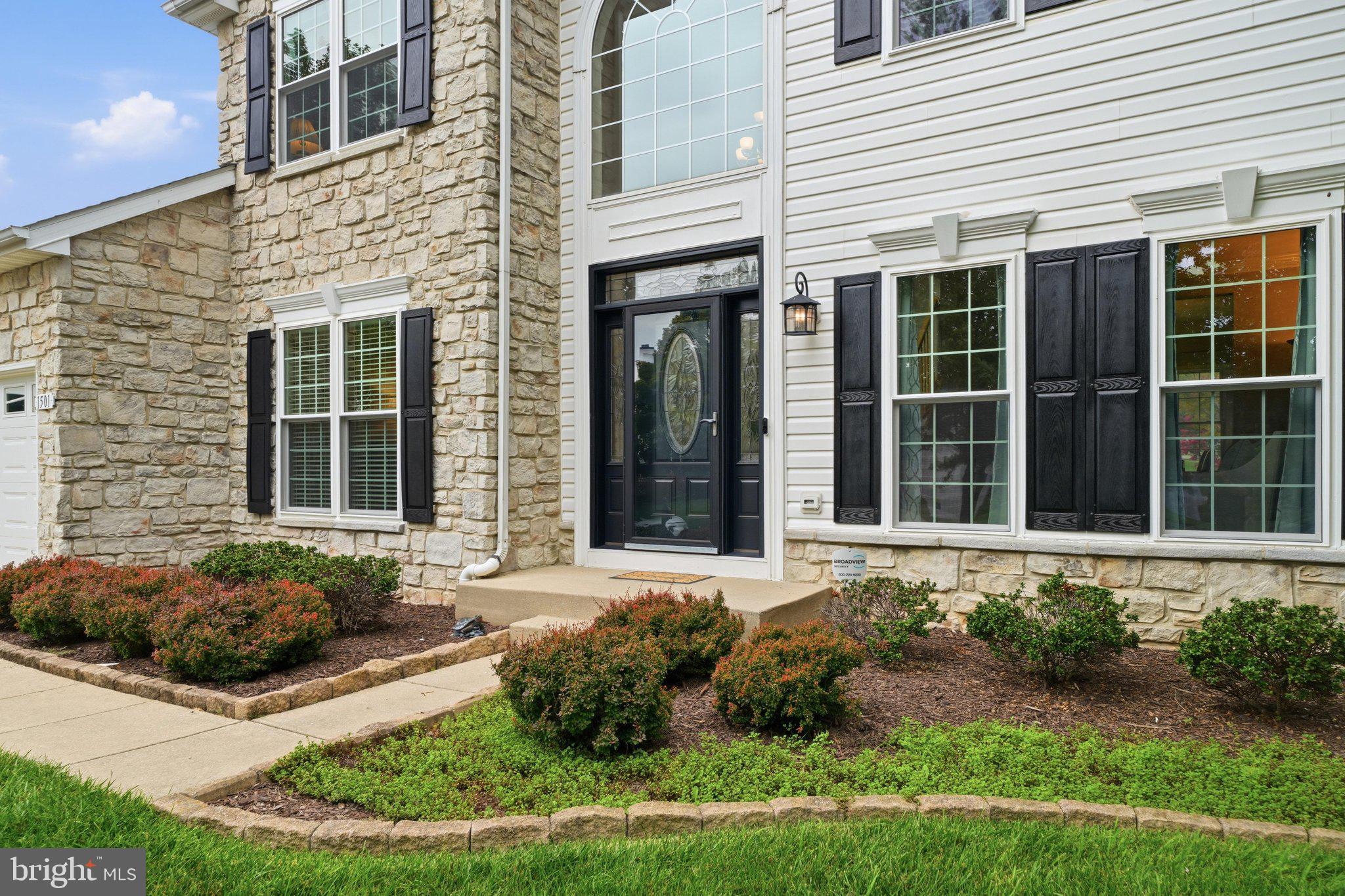 1501 SUMMER SWEET LANE