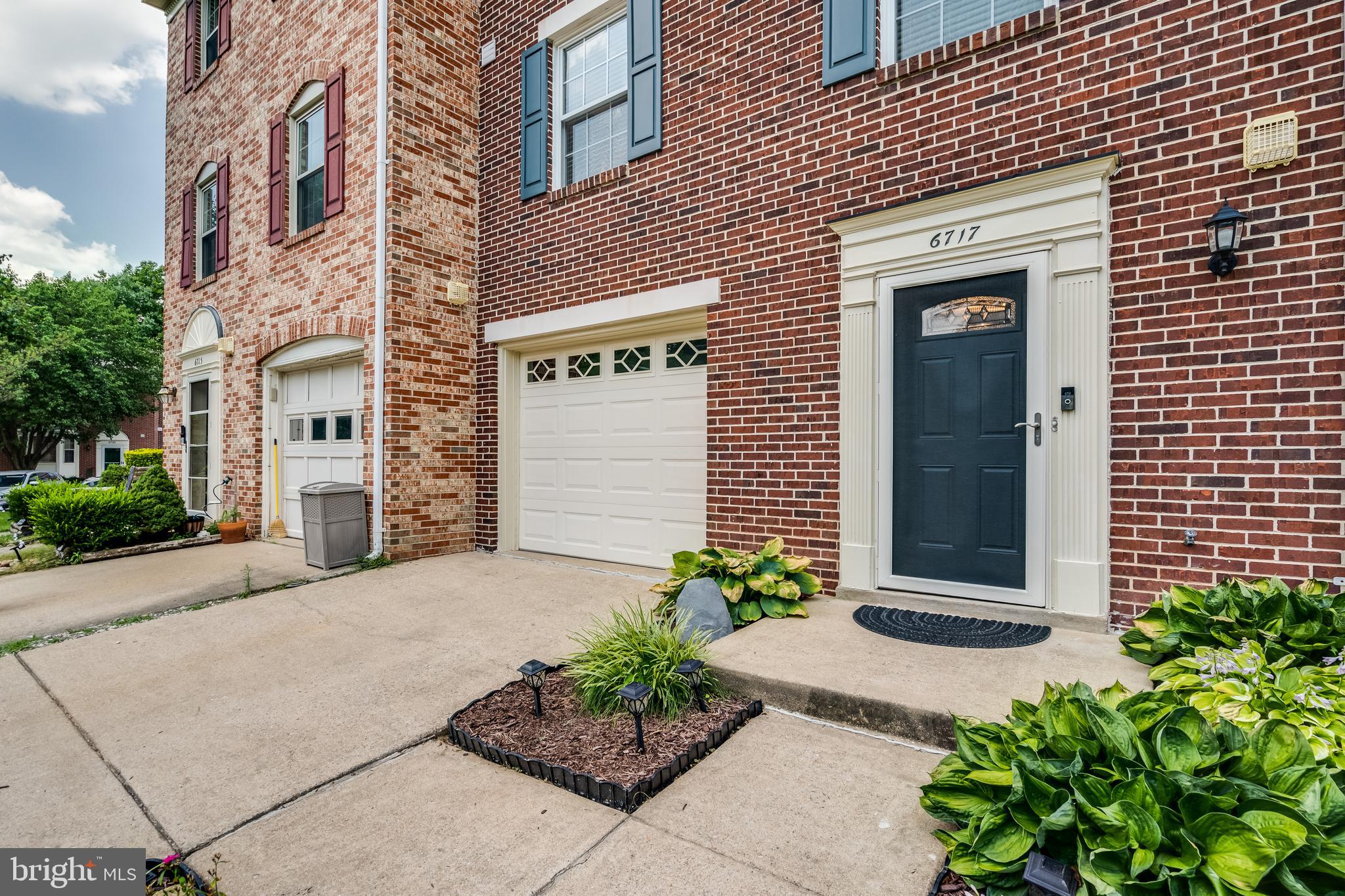 6717 SUNSET WOODS COURT