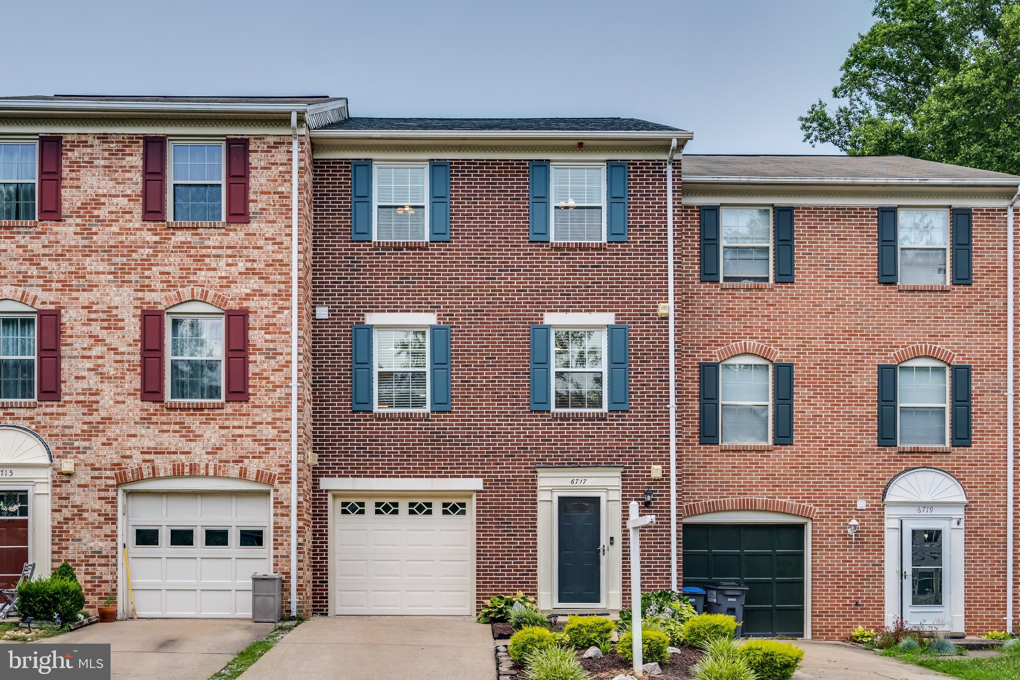 6717 SUNSET WOODS COURT